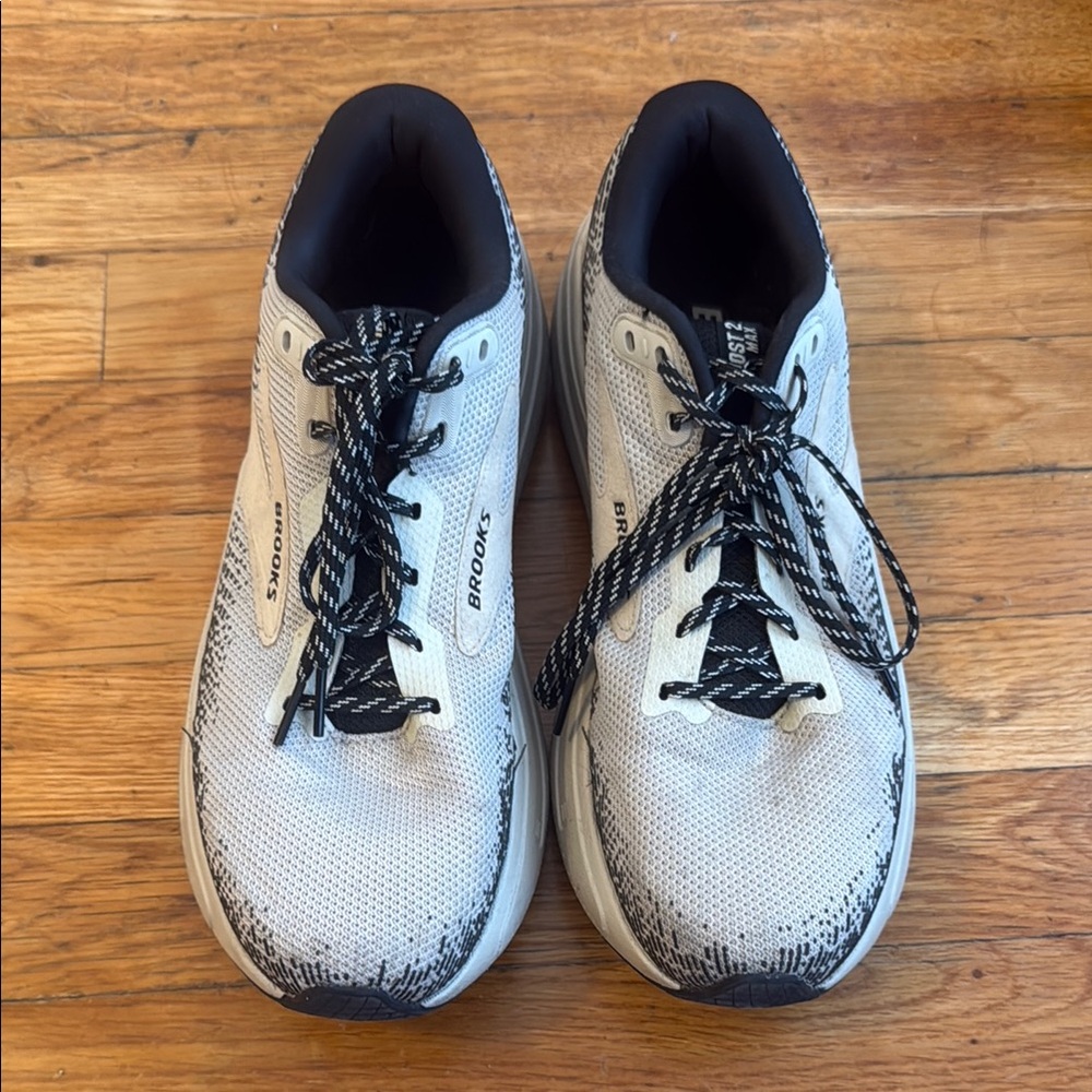 Brooks Women’s Ghost Max 2 Size 11